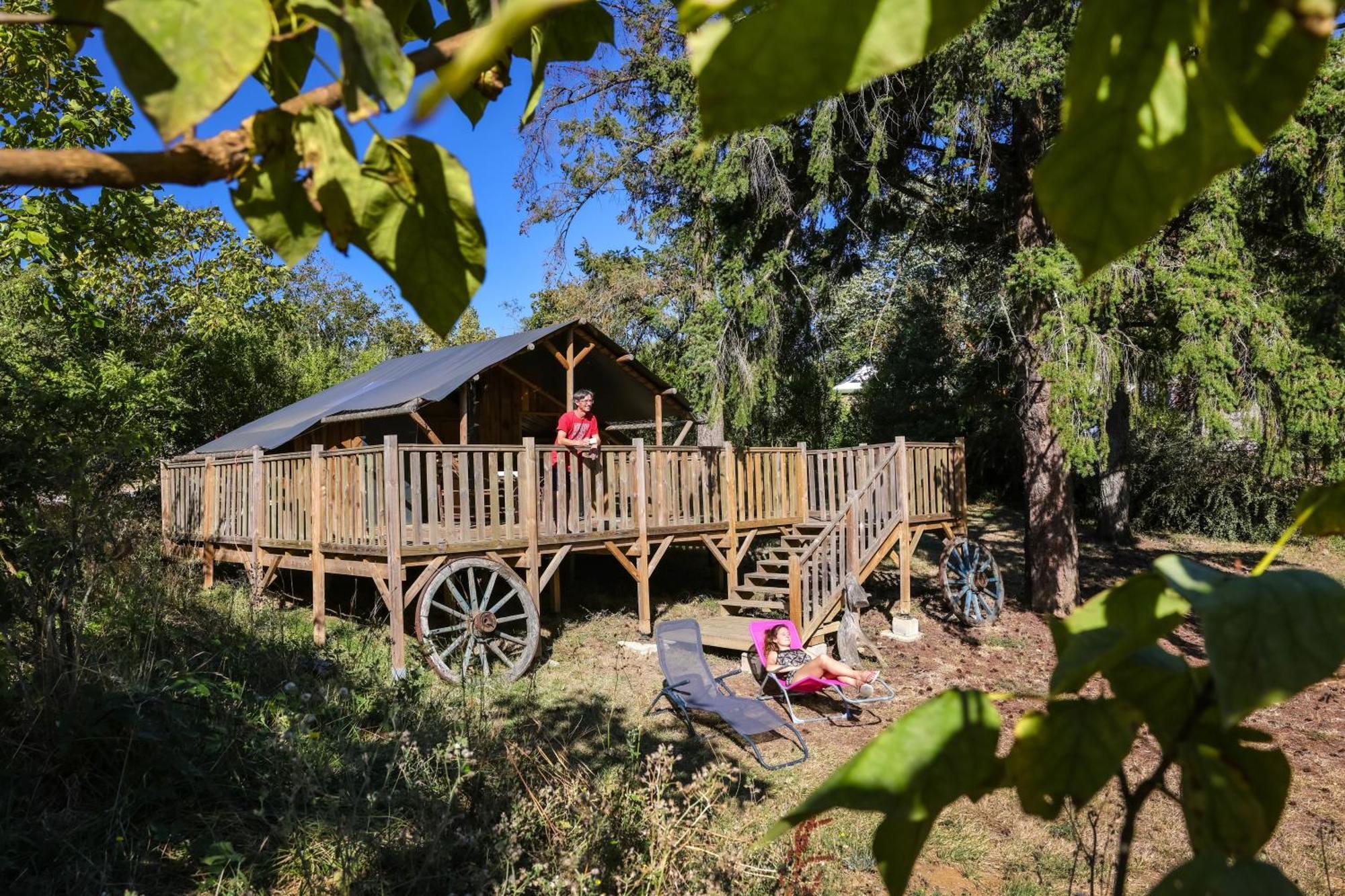 Hotel Les Auzerals Camping Du Lac Rabastens Exterior foto